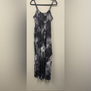 Women’s Tie-Dye Jumper
Size - Medium NWT